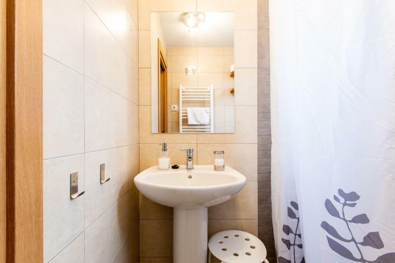 1 Habitacion Apartamento Temporada Lucero Madrid Ngoại thất bức ảnh
