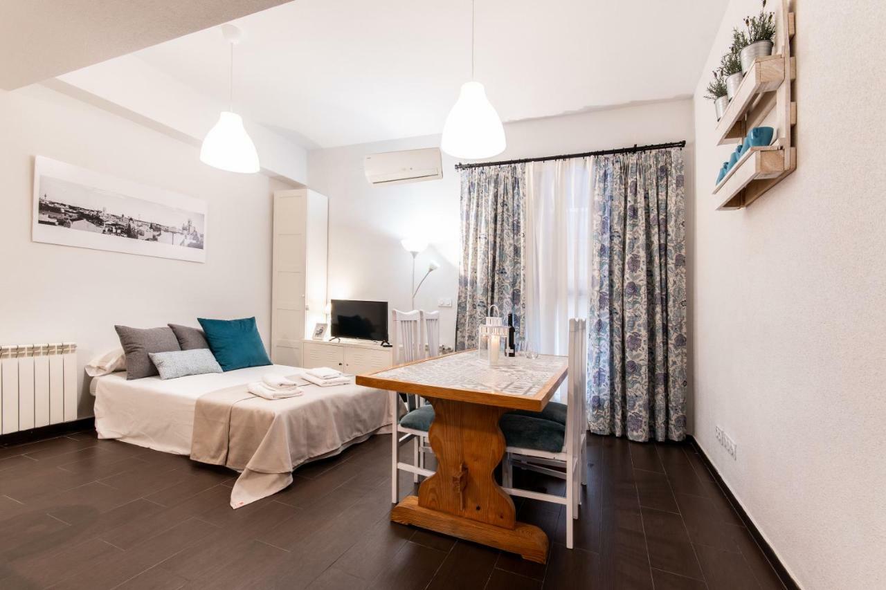 1 Habitacion Apartamento Temporada Lucero Madrid Ngoại thất bức ảnh